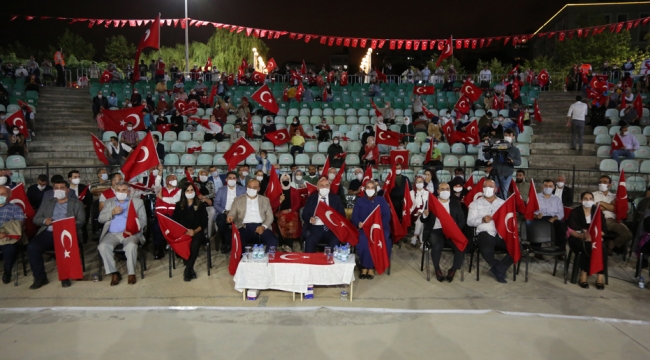 Darıca'da demokrasi nöbeti tutuldu!