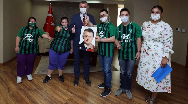 Büyükakın destek verdi, Down Kafe açılıyor