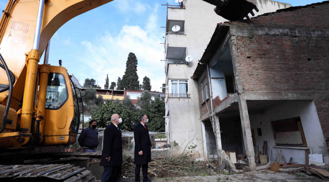 Darıca'da hasarlı olan binaların yıkımına başlandı!