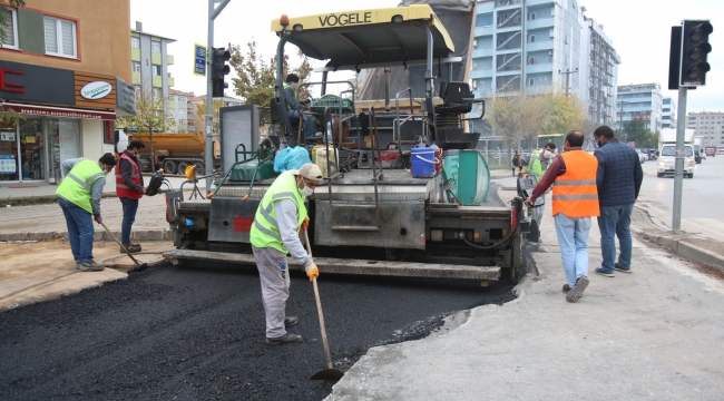 Gebze'de altyapı sonrası asfalt seriliyor