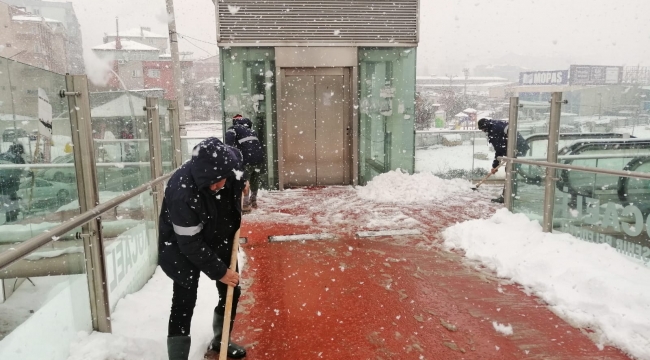 Büyükşehir'den Gebze Bölgesi'nde yoğun kar mesaisi