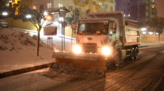 Çayırova'da karla mücadele çalışmaları