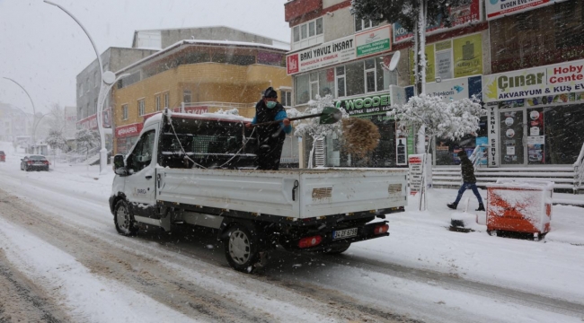 Darıca'da yol açma ve tuzlama çalışmaları sürüyor