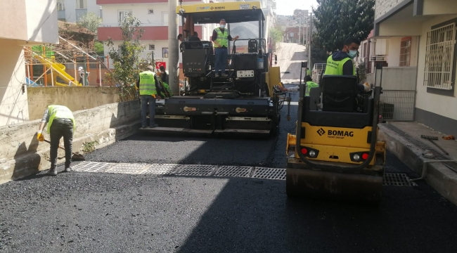 Gebze'de sokaklarında sıcak asfalt çalışmaları