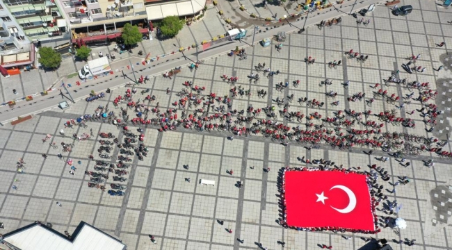 19 Mayıs Bisiklet Turu'nda 1000 kişi aynı anda pedal çevirdi