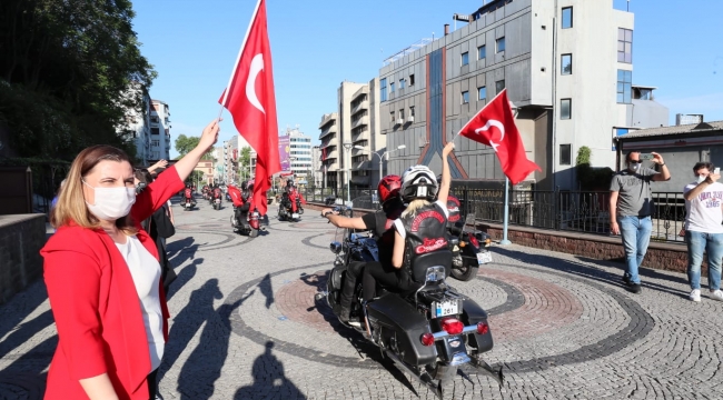 İzmit sokaklarında bambaşka bir Gençlik Bayramı!