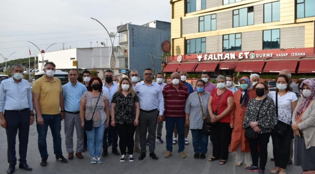 CHP Darıca, Emek Mahallesi'ndeki trafik sorununu vatandaşlarla beraber gündeme taşıdı