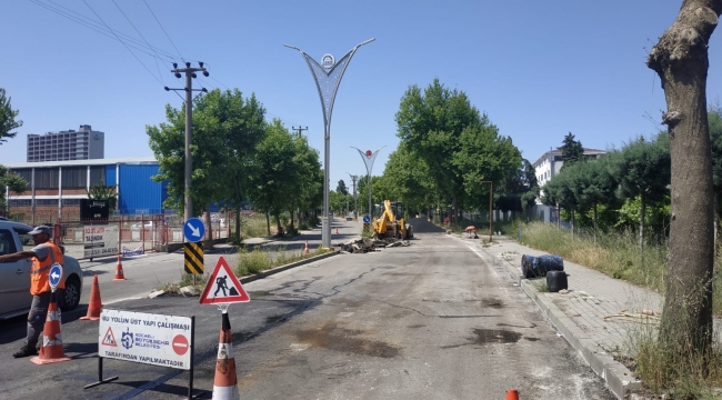 Gebze'deki önemli caddelerde yol onarımı yapıldı