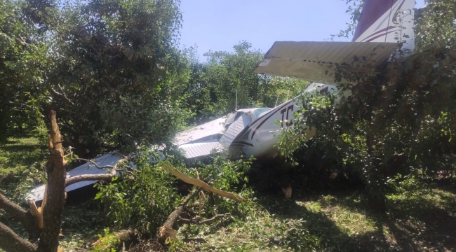 Kocaeli'den kalkan eğitim uçağı Bursa'da zorunlu iniş sırasında düştü: 2 yaralı