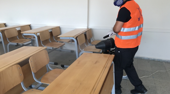 Sınav öncesi Darıca'da okullar dezenfekte edildi
