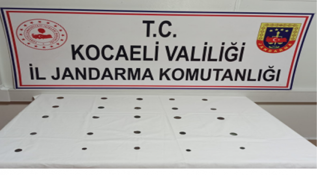 Eskihisar'da Roma ve Bizans dönemlerine ait 25 adet Gümüş ve Bronz sikke ele geçirildi