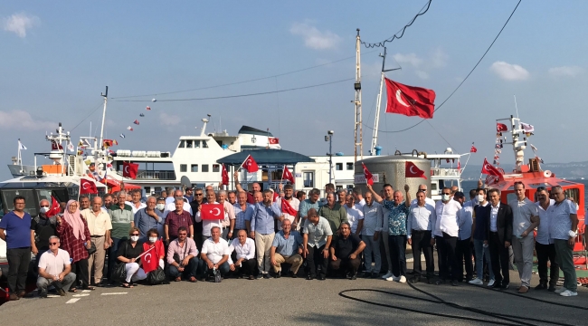 Muhtarlar zafer coşkusunu körfez turunda yaşadı