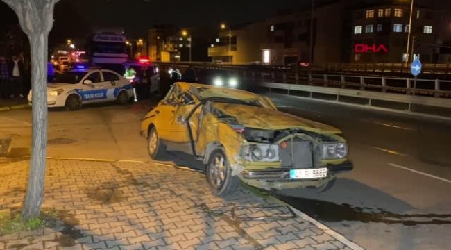  Park halindeki TIR'a çarpan otomobildeki çift yaralandı