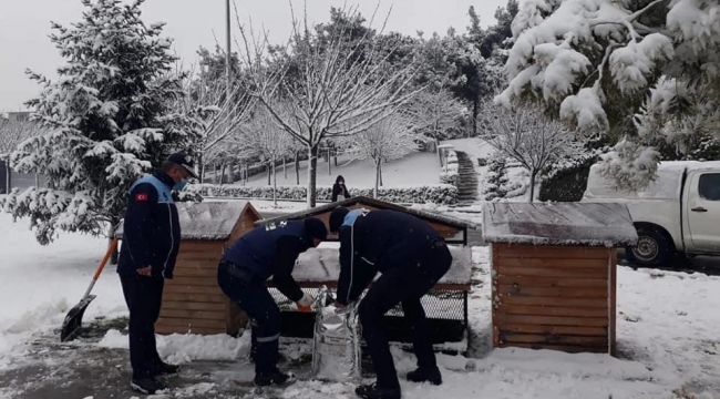 Gebze'de karla mücadele çalışmaları sürüyor