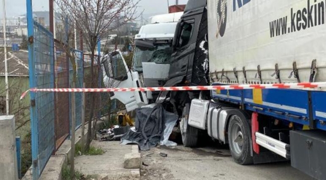 2 TIR'ın arasında sıkışan sürücü öldü