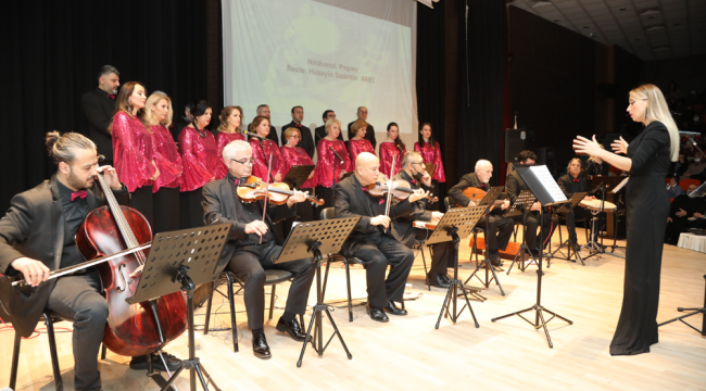 Belediye korosu kadınlar için konser verdi