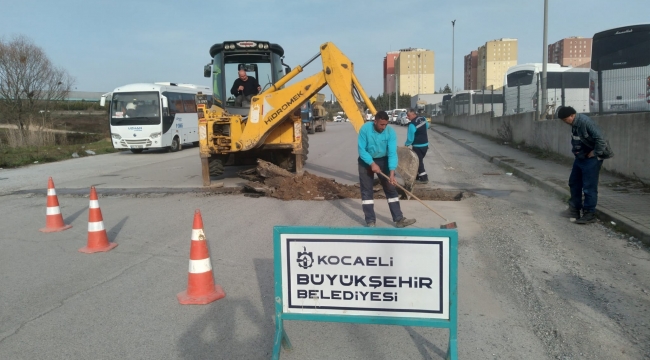 Gebze bölgesinde bozulan yollara müdahale