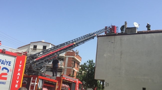 Çatıdaki tadilat, yangın çıkardı