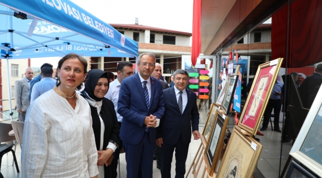 Başkan Şayir, Halk Eğitim Merkezi'nin yılsonu sergisini açtı 