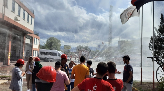  Özel çocuklar Büyükşehir İtfaiyesinin konuğu oldu