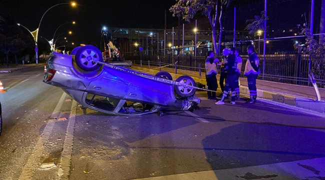 Kaldırıma çarpan otomobil takla attı: 1 ölü