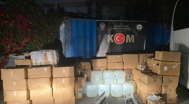 Kocaeli'de 300 litre etil alkol ele geçirildi