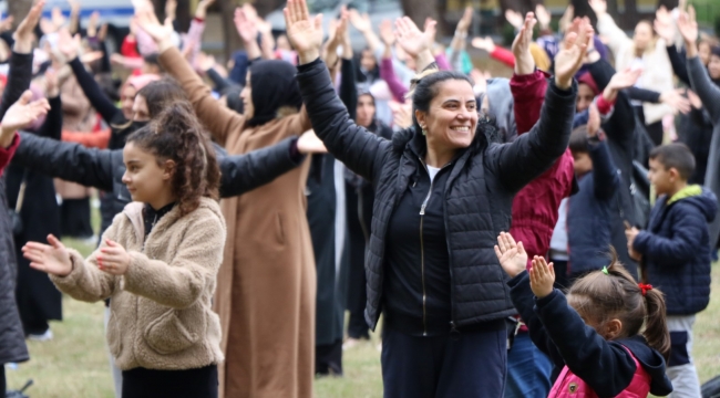 Büyükşehir'le 17 bin kişi zumba yaptı