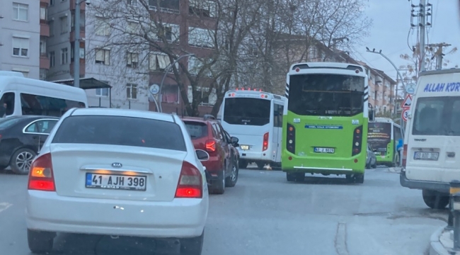 Darıca'da sabah trafiği vatandaşları çileden çıkardı!