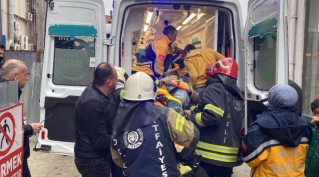  4'üncü kattan asansör boşluğuna düşen işçi yaralandı