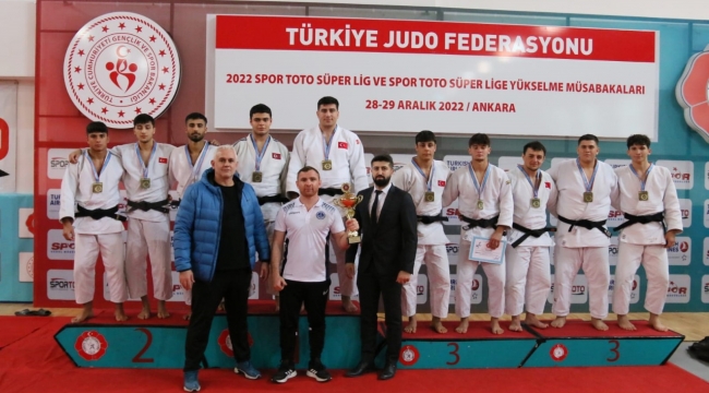 Kağıtspor, judoda süper lige yükseldi