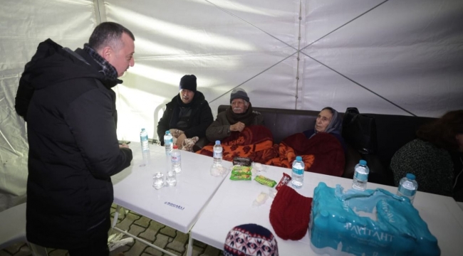 Başkan Büyükakın, deprem bölgesinde çalışmalara katılıyor