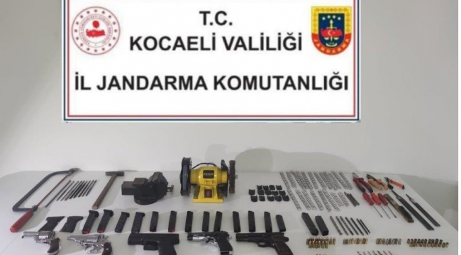 Çayırova'da tabanca ve mühimmat ele geçirildi