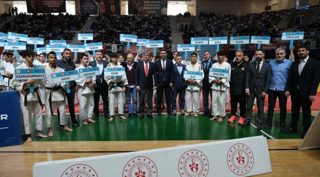 Gençler Türkiye Judo Şampiyonası'nın açılış seremonisi yapıldı