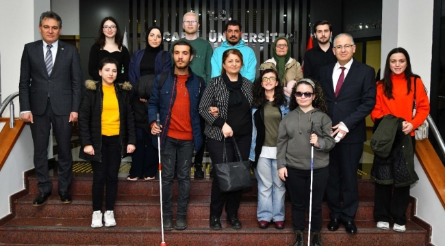 Rektör Cantürk, KOÜ'de okuyan engelli öğrencileri ağırladı