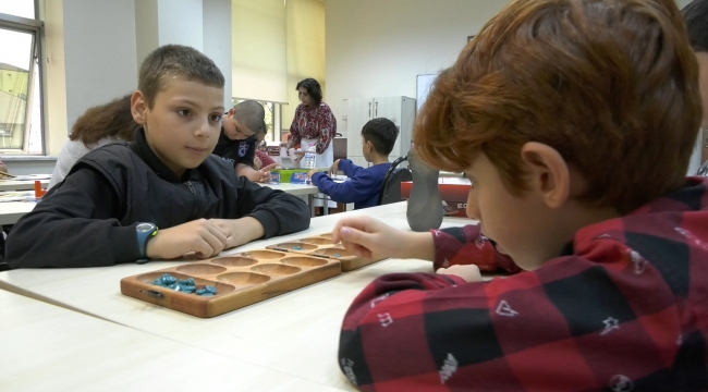 İşitme engelli çocuklara 'Akıl Oyunları' eğitimi