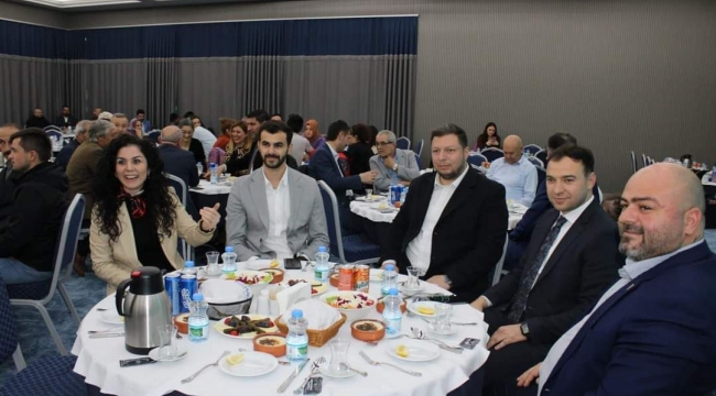 Ülkü Ocakları son iftarı Darıca'da yaptı