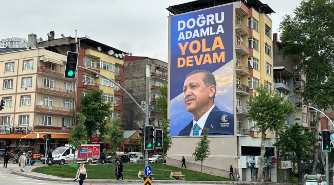 AK Parti Kocaeli, yeni kampanya görselleriyle şehri donatıyor