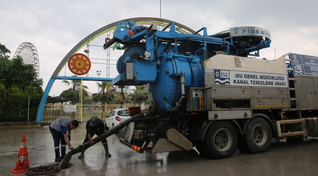 Büyükşehir, sağanak yağışa anında müdahale ediyor