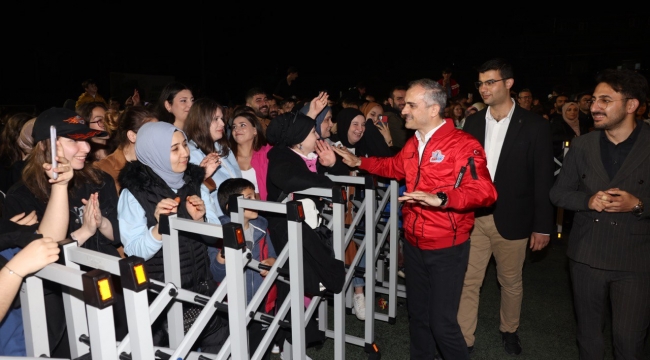 Çayırova'da Ekin Uzunlar fırtınası