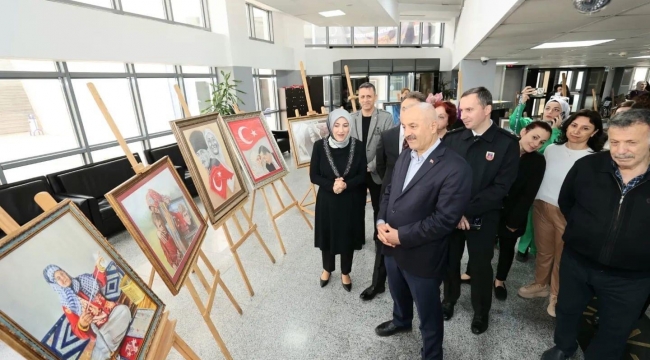 Gebze'de 'İyi ki Annemsin' konulu resim sergisi