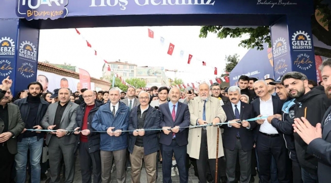 Gebze Kitap Fuarı görkemli törenle kapılarını açtı