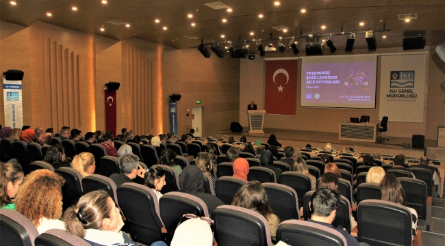 İSU'da seminerler devam ediyor