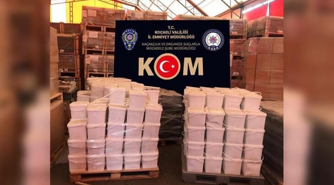 Kocaeli'de 7,5 ton bandrolsüz nargile tütünü ele geçirildi