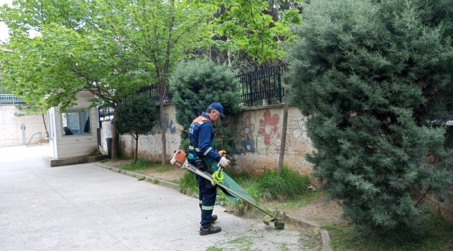 Seçim öncesi okul bahçelerinde bakım çalışmaları