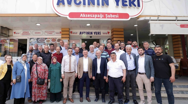 Büyükakın, Gebze'de Akse sapağı esnafıyla buluştu