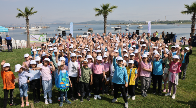 Darıca'da çevre haftası nedeniyle kıyı ve deniz temizliği gerçekleştirildi