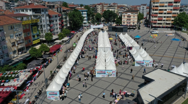 Deprem bölgesinden gelen esnaf Ucuzluk Panayırında 