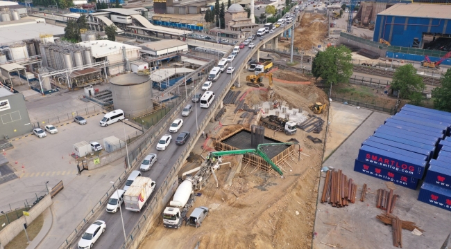 Osmangazi Aşıroğlu Köprüsü'nde çalışmalar devam ediyor