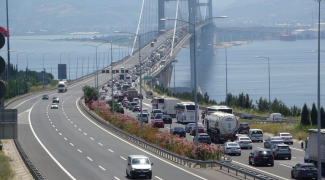 Osmangazi Köprüsü'nde bayram tatili yoğunluğu