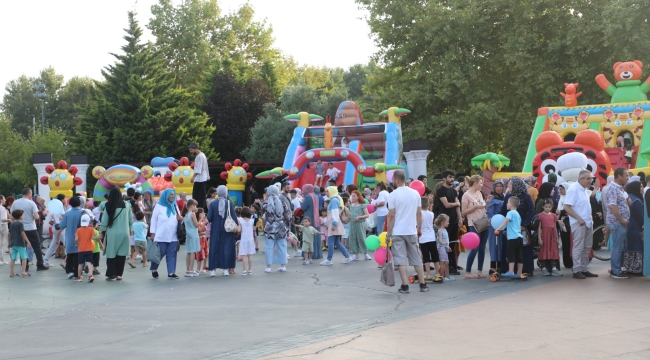 Büyükşehir'in sokak şenlikleriyle doyasıya eğlence